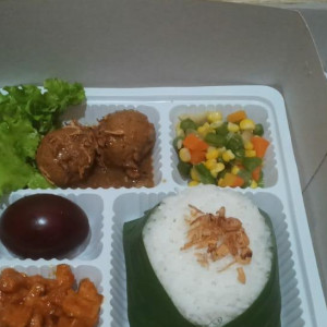 Nasi Box Bola Daging