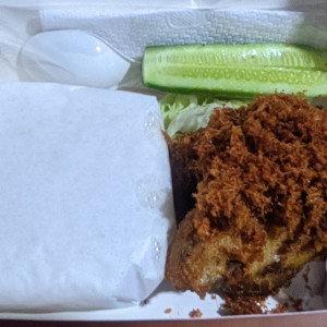 Nasi Box Ayam Laos Spesial