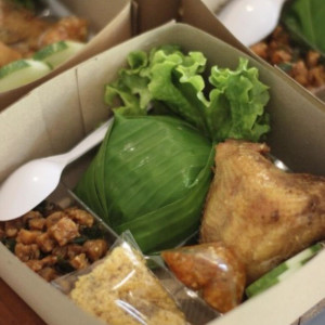 AYAM KREMES