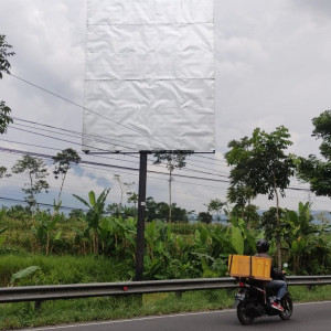 Sewa Baliho ukuran 4 meter x 6 meter Bahan 280 gsm