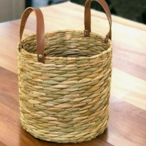 KERANJANG ANAYAMAN ENCENG GONDOK