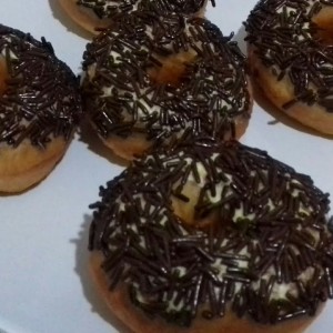 DONAT COKLAT