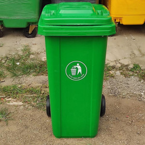 Tempat sampah tutup besar