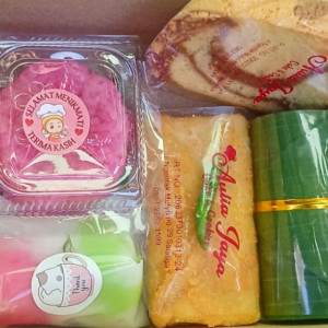 Snack Box Ekonomis dan Snack Box Premium