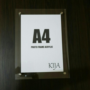Frame Akrilik Ukuran A4