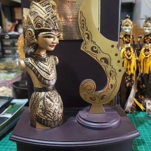 souvenir/cenderamata Kujang Wayang