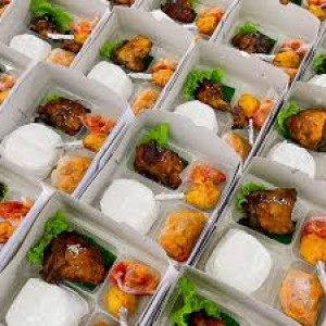 Nasi Kotak dan Minum