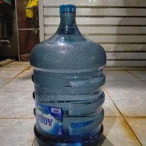 Isi ulang air minum mineral