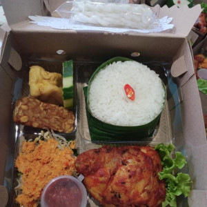 Nasi Kotak Ayam Bakar Taliwang