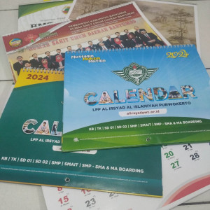 Kalender Dinding Custom
