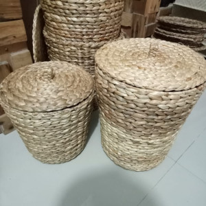 ANYAMAN KERANJANG ENCENG GONDOK