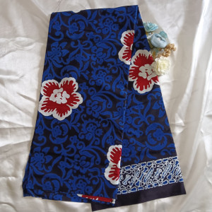 Kain Batik Khas Salatiga motif bunga variasi tumpal batu