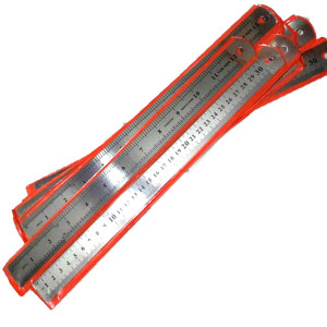 Joyko Penggaris Besi Panjang 30 CM