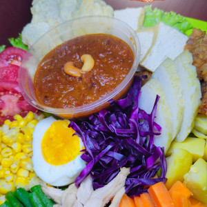 Gado-gado Spesial BimoSakha + Air mineral  botol kecil