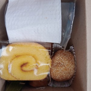 snack box + air mineral