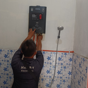 Layanan instalasi waterhiter Gas dan Listrik