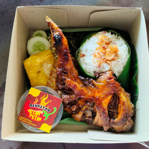 Paket nasi ayam kampung