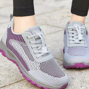 Sepatu Olahraga Bahan Mesh