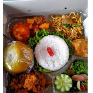 Nasi Kotak Buah