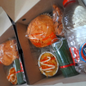 Snack bok dan air mineral