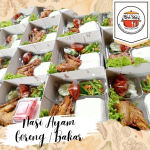 Nasi ayam goreng + buah segar