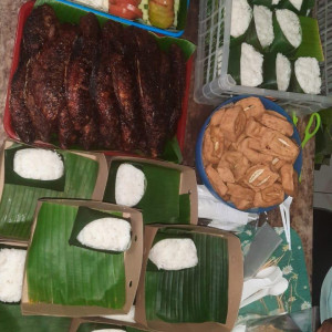 Nasi dus lengkap