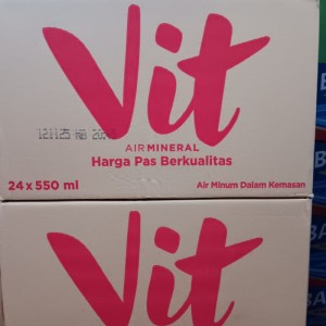 Air minum dalam kemasan 550 ml