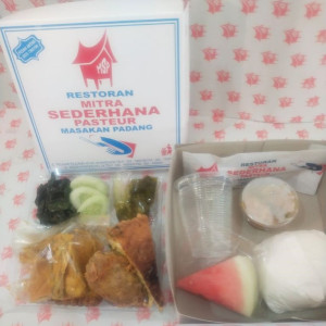 PAKET NASI KOTAK 4