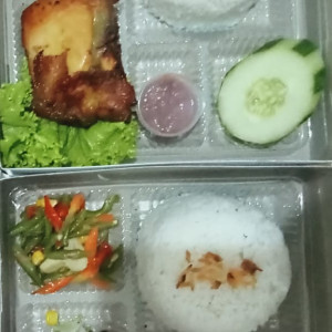 Paket Makan dalam Dos