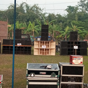 Persewaan peralatan pesta