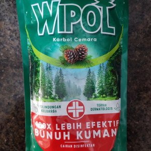 Karbol Wangi Wipol 750ml