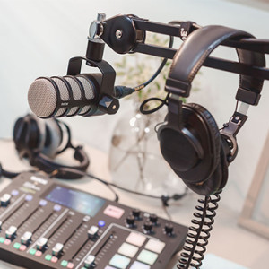 Set Peralatan Podcast