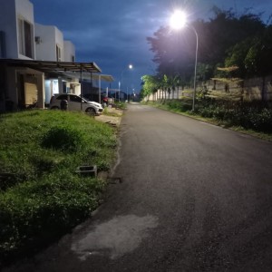 LPJU LED 125 W Tiang 9 M Lengan Tunggal 1 unit Terpasang