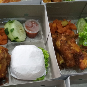 Nasi Box Mami Roem Catering