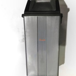 TEMPAT SAMPAH TUTUP GOYANG