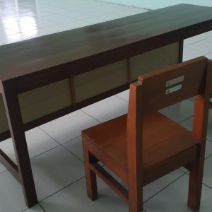 MEJA KERJA KAYU