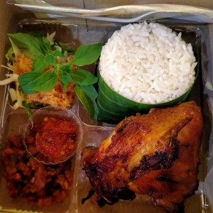 Mbak Ari Nasi box tepong ayam bakar