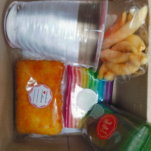 LAPIS,RISOL,LEMPER, CENDOL KEJU AIR MINERAL