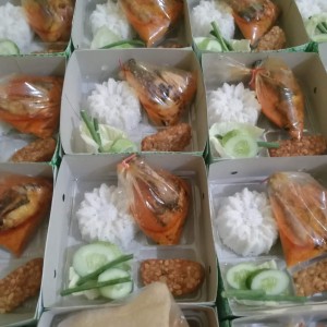 Paket nasi box