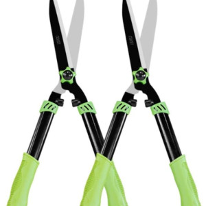 GUNTING PANGKAS TANAMAN ISKU