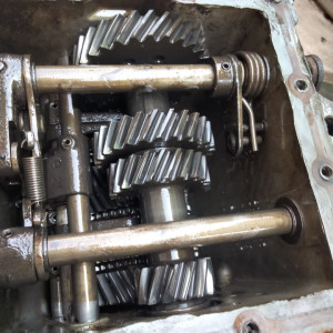 Bongkar pasang transmisi L300