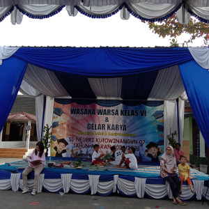 Panggung dan karpet tanpa tenda