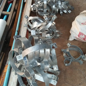 Klem tiang listrik beton PJU 1 set (2 bh)