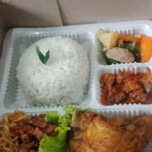 Nasi box + snack