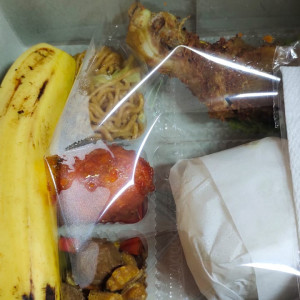 Paket Box Nasi Ayam Goreng - Balado Telor