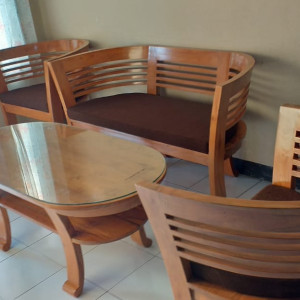 Set Meja Kursi Cantik