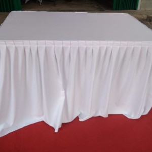 Meja Kotak Skirting