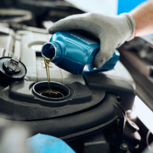 Jasa Ganti Oli Mobil 2500 CC