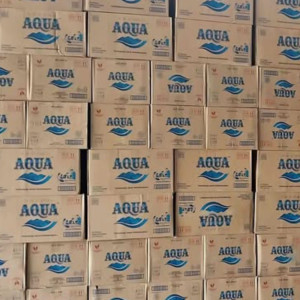 Air mineral gelas aqua 220ml