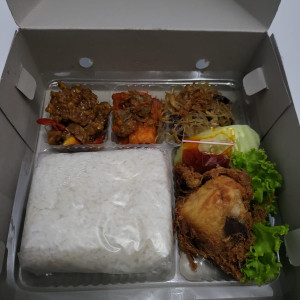 PAKET MAKAN NASI KOTAK